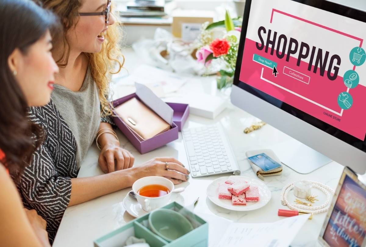 two women online shopping
